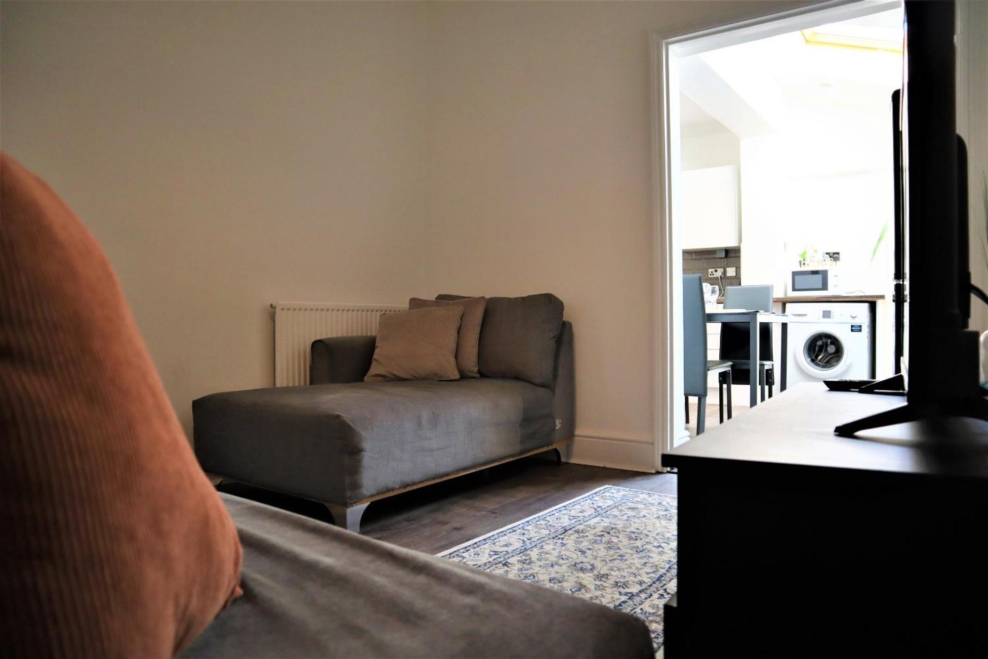 Victoria 4 Bedroom Serviced House Short Lets - Near Northampton Gen Hosp & Town Centre Esterno foto