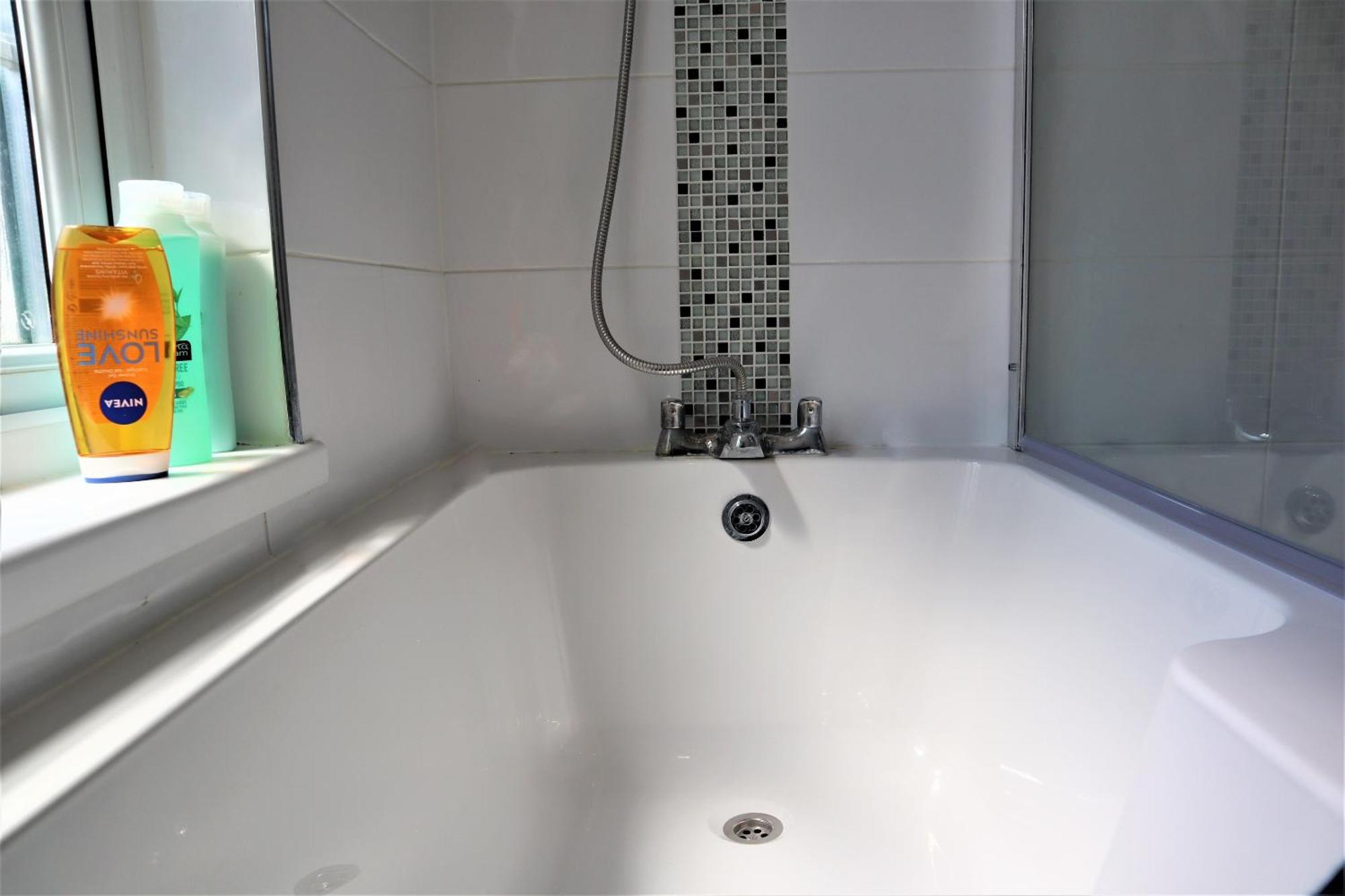 Victoria 4 Bedroom Serviced House Short Lets - Near Northampton Gen Hosp & Town Centre Esterno foto
