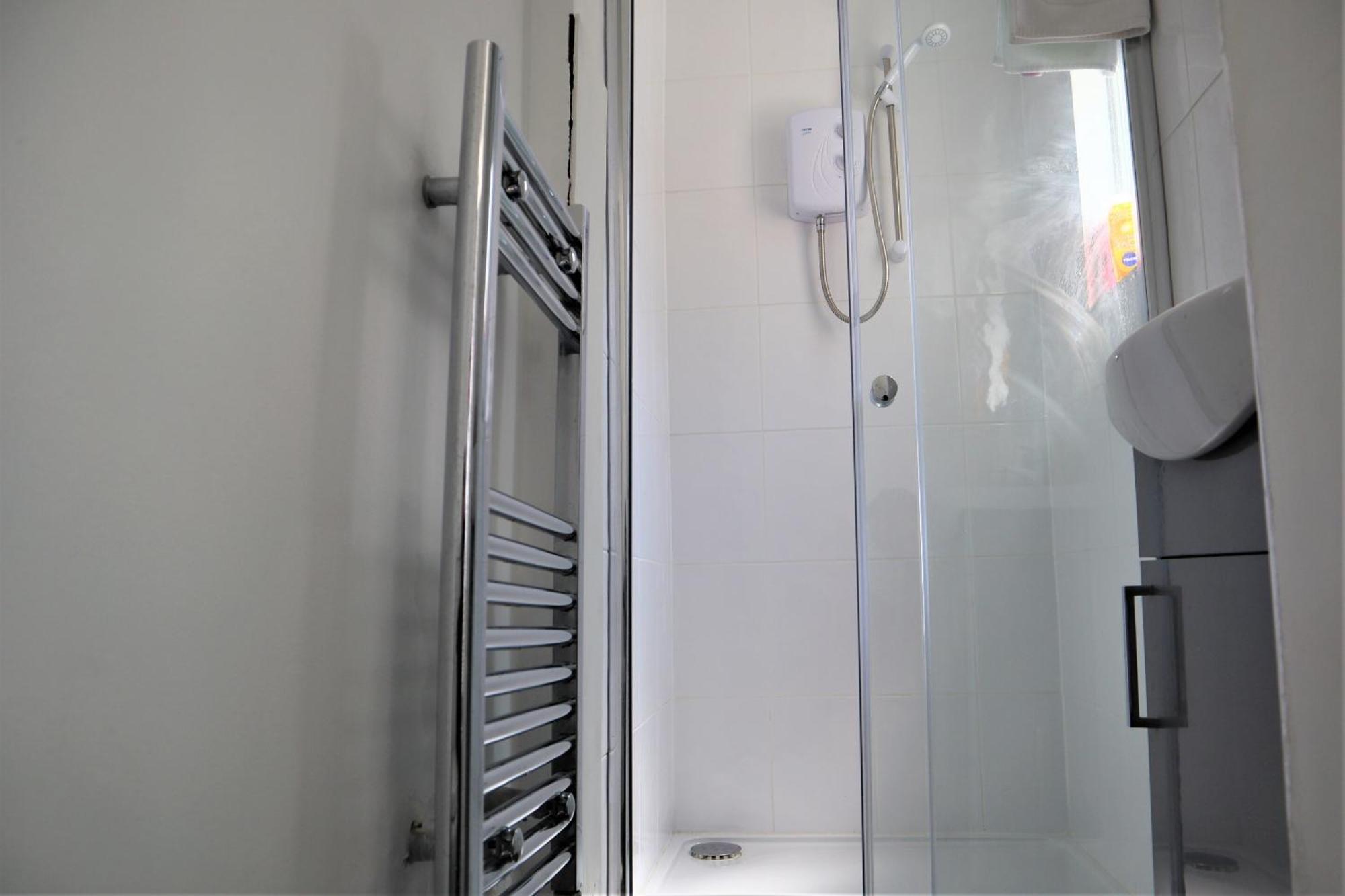 Victoria 4 Bedroom Serviced House Short Lets - Near Northampton Gen Hosp & Town Centre Esterno foto