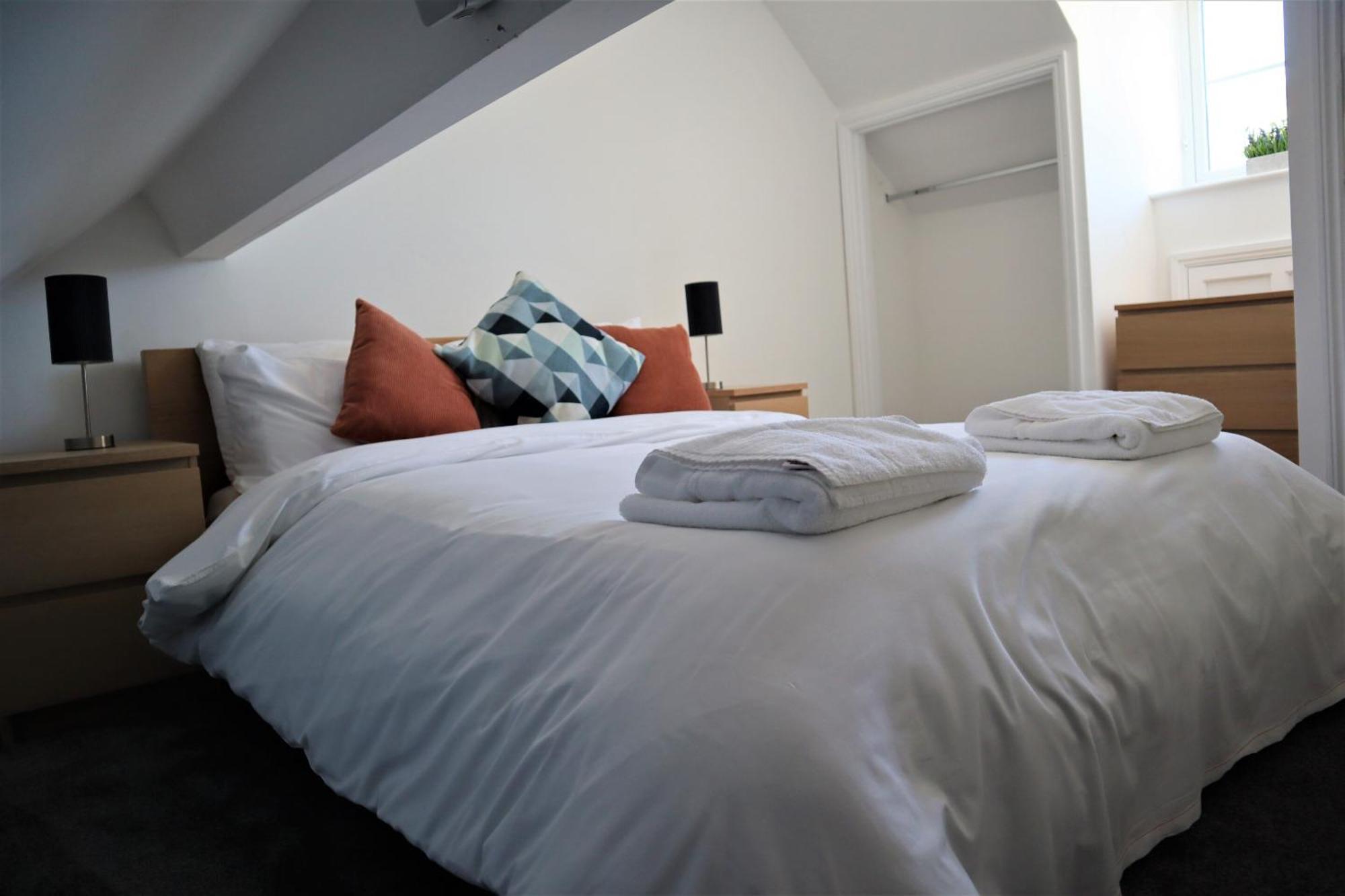 Victoria 4 Bedroom Serviced House Short Lets - Near Northampton Gen Hosp & Town Centre Esterno foto
