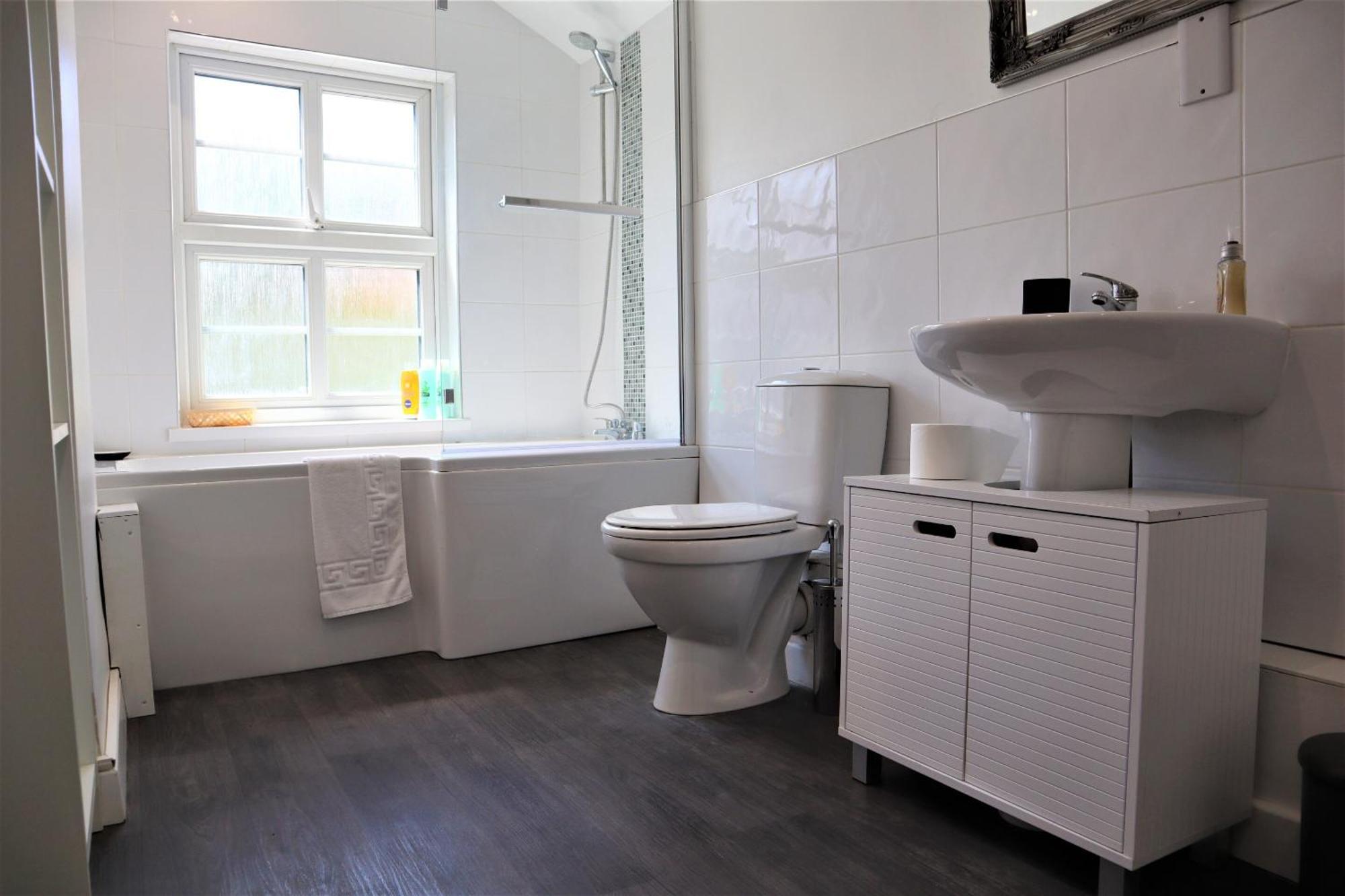 Victoria 4 Bedroom Serviced House Short Lets - Near Northampton Gen Hosp & Town Centre Esterno foto